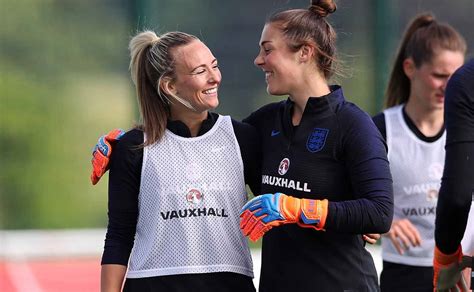 UEFA: Does Mary Earps Have A Partner, Is She Gay? Married, 50% OFF