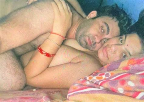 Hot Desi Housewife Nude Feeding Her Husband