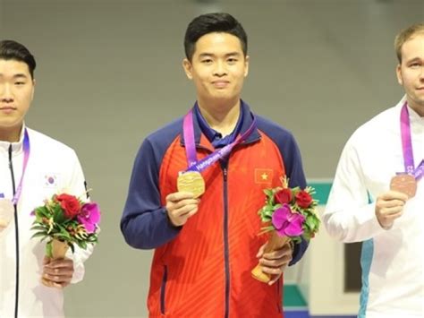 Hot girl tuổi là học trò Nadal gây sốt ở sự kiện tennis ASIAD