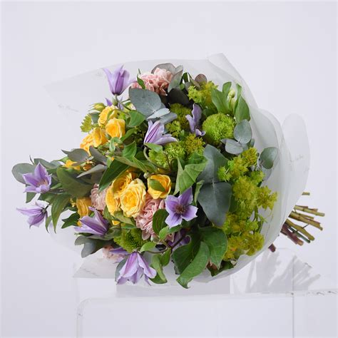 Memoire Pistachio Ferrari Bridge Flowers