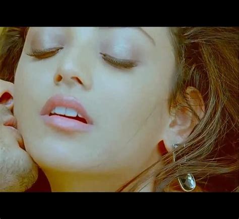 Kajal Aggarwal Hot Sexy Face And Lips Erotic Expressions Indian Filmy Actress