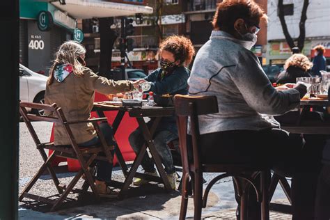 Bares Notables Con Mesas Al Aire Libre Para Los Vecinos Y Vecinas