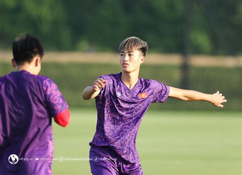 Sớm vào tứ kết châu Á có khác các hot boy U 23 Việt Nam tươi quá