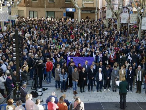 Un Home Mata La Seva Parella I Els Dos Fills Al Prat De Llobregat I Se