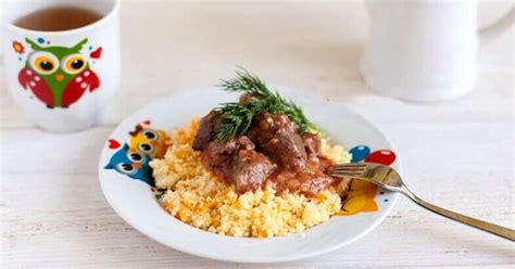 Яловичина тушкована в томатному соусі та кускус з овочами для дітей ...