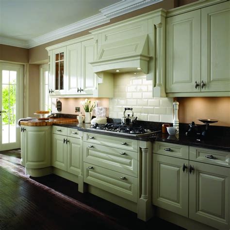 Зеленый цвет в интерьере: 10 оттенков и 33 фото