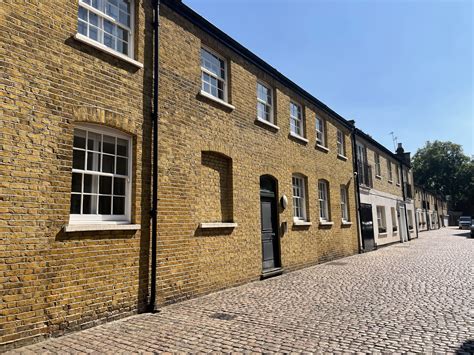 Palace Gardens Mews | Everchanging MewsEverchanging Mews