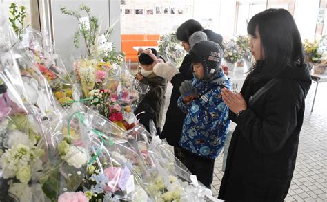 「ミルク 天国で幸せに」釧路市動物園の献花台で別れ惜しむ – 釧路新聞電子版