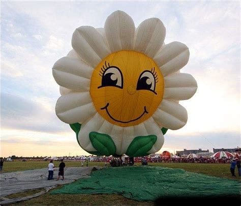 UNIQUE Hot Air BALLOONS Stranger World Luxury Hotel Optical Illusions