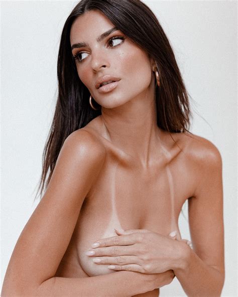Emily Ratajkowski Topless Hot Celebs Home