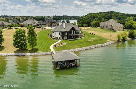5 Million Lakefront Tennessee Home With Boathouse
