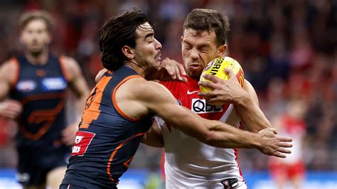 Afl Police Investigating Nude Photo Leak Of More Than Players The Courier Mail