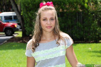 Liza Rowe Enjoys A Fat Cock Inside Her Hairy Pussy 11 Photos