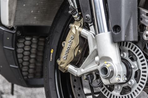 Power Naked Bike Test Aprilia Tuono V RR Vs BMW S R Vs Yamaha MT