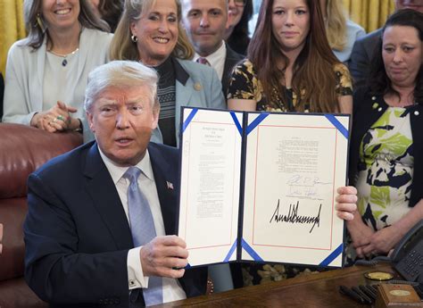 Trump Signs Measure To Curb Online Sex Trafficking Ktla