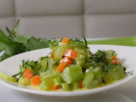 staudensellerie zubereiten lecker kreativ mehr genuss