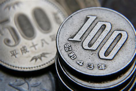 A Traveler's Guide to Japanese Currency: The Yen