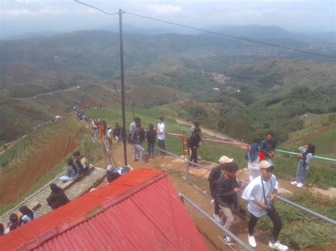 Destinasi Lembah Panyaweuyan Menyuguhkan Panorama Alam Yang Indah Dan