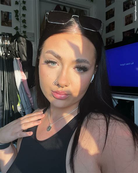 Chelsea Leigh Creamcutiepie Nude OnlyFans Leaks Fappening Page FappeningBook