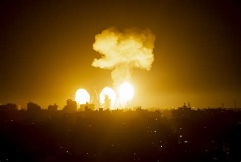 Hamas fires at Israeli jets as air force hits terror group following ...