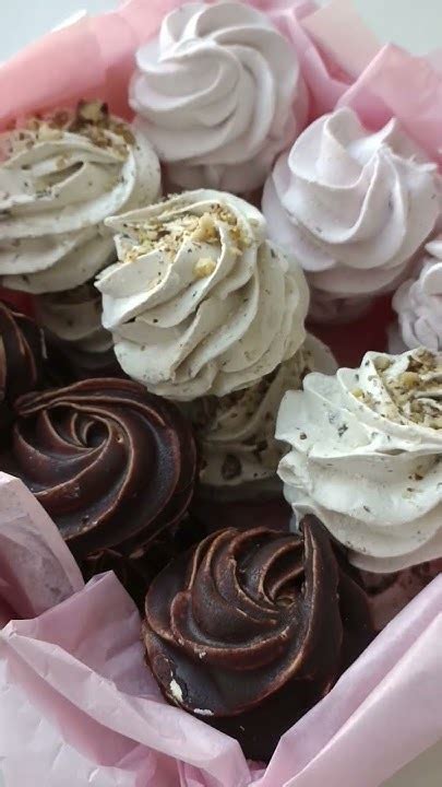 Зефир - апельсин в шокоде, чернослив с грецким орехом, клубника с ...