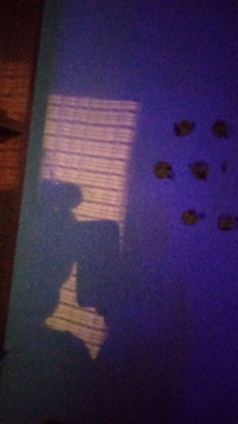 Девочка в тени