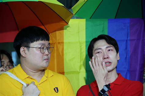 South Korea S Top Court Recognizes Rights Of Same Sex Couples Gma News Online