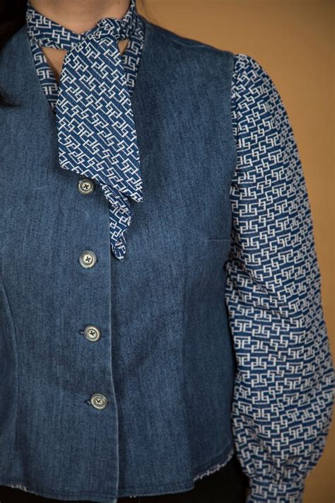 Fun S Blue Poly Blouse With A Pussy Bow Bishop Sl Gem