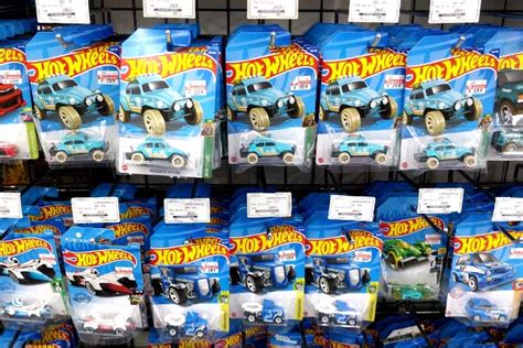 VOLKSWAGEN BAJA BUG2022年メインライン版と2019年プレミアム版の比較レビュー HCW52 Hot Wheels 情報まとめ ホットウィール にわかマニア