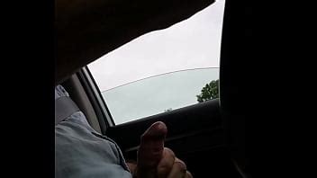 Se Masturber En Roulant En Voiture XVIDEOS