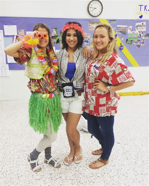 tacky tourist outfits ideas 7