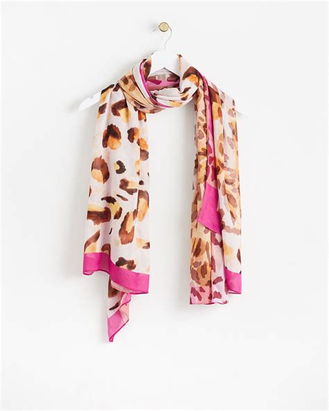 OLIVER BONAS Secret Leopard Lightweight Scarf in Pink | endource