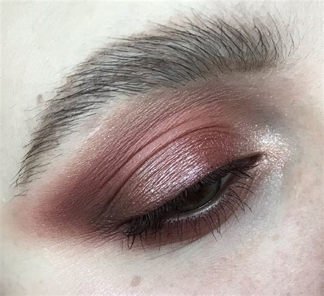 Дьяволически соблазнительная палетка Naughty Nude от Huda Beauty Отзывы покупателей Косметиста