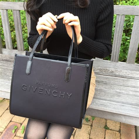 わかりにく Givenchy ジバンシー バッグ トートバッグ ブラックカ