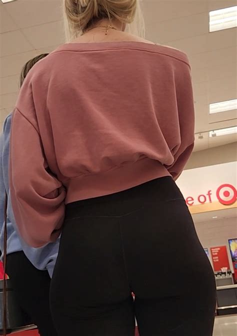 Oc Slim Blonde With Big Shapely Ass In Leggings Spandex Leggings Yoga Pants Forum