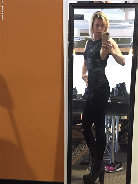 Iliza Shlesinger Ilizas Nude OnlyFans Leaks Fappening Page FappeningBook