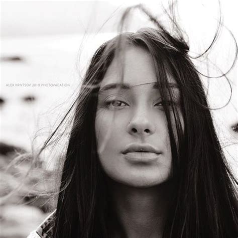 Liya Silver Nude Graphicsjord