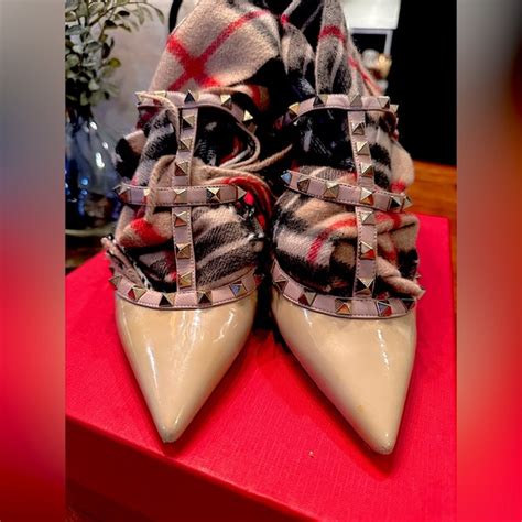 Valentino Garavani Shoes Valentino Rockstud Pumps In Nude Poshmark