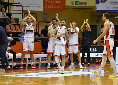 Basket A L Unieuro Raggiunge Quota Abbonamenti