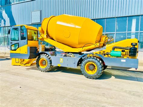 Cbm Cbm Cbm M M Mobile Self Loading Concrete Mixer