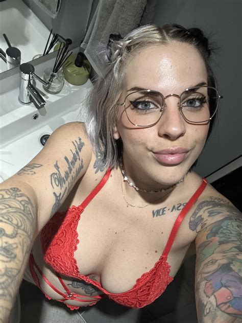 Trying On Some Sexy Lingerie Iktr R HotGirlNextDoor