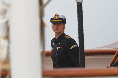 La Princesa Leonor Captada En Bikini En Playa De Uruguay