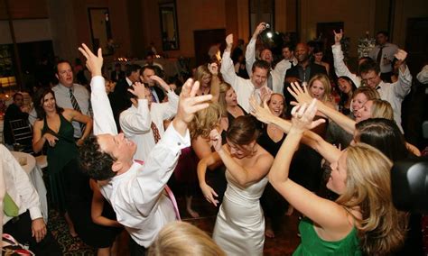 wedding reception ideas tips indian wedding  london