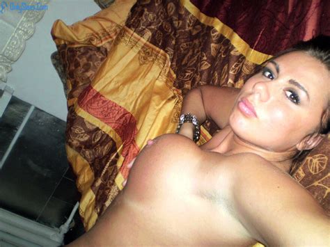 Busty Russian Milf Solo Nude Amateur Pics Busty Milf Solo Porn Pic