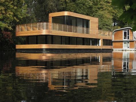 Modern Houseboat (7 pics)