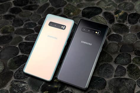 Samsung представил три флагманских смартфона серии Galaxy S10