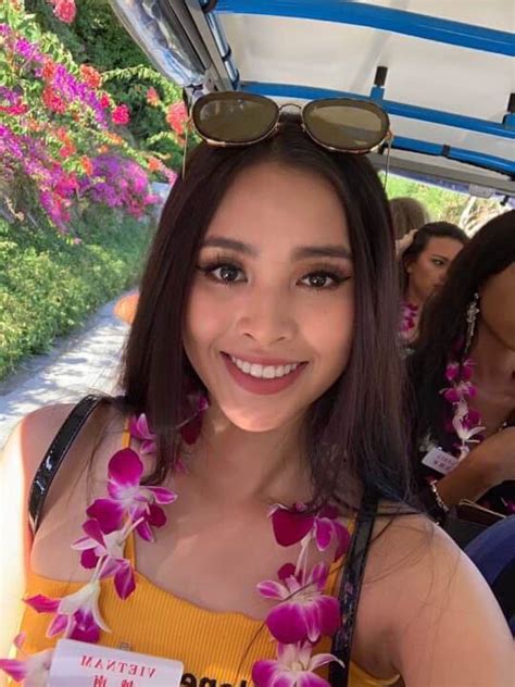 Trần Tiểu Vy diện bikini đẹp bốc lửa khi bụng không chút mỡ