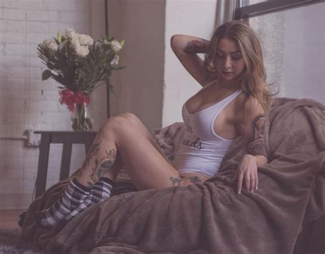 Sexy Tatted Latina Porn Pic