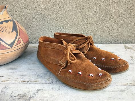 Minnetonka Moccasins Women's Size 8 Brown Suede Hard Sole Moccasin Shoes