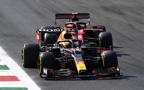 M Xico Checo P Rez Se Sube A Sal N Hot Wheels La Develaci N